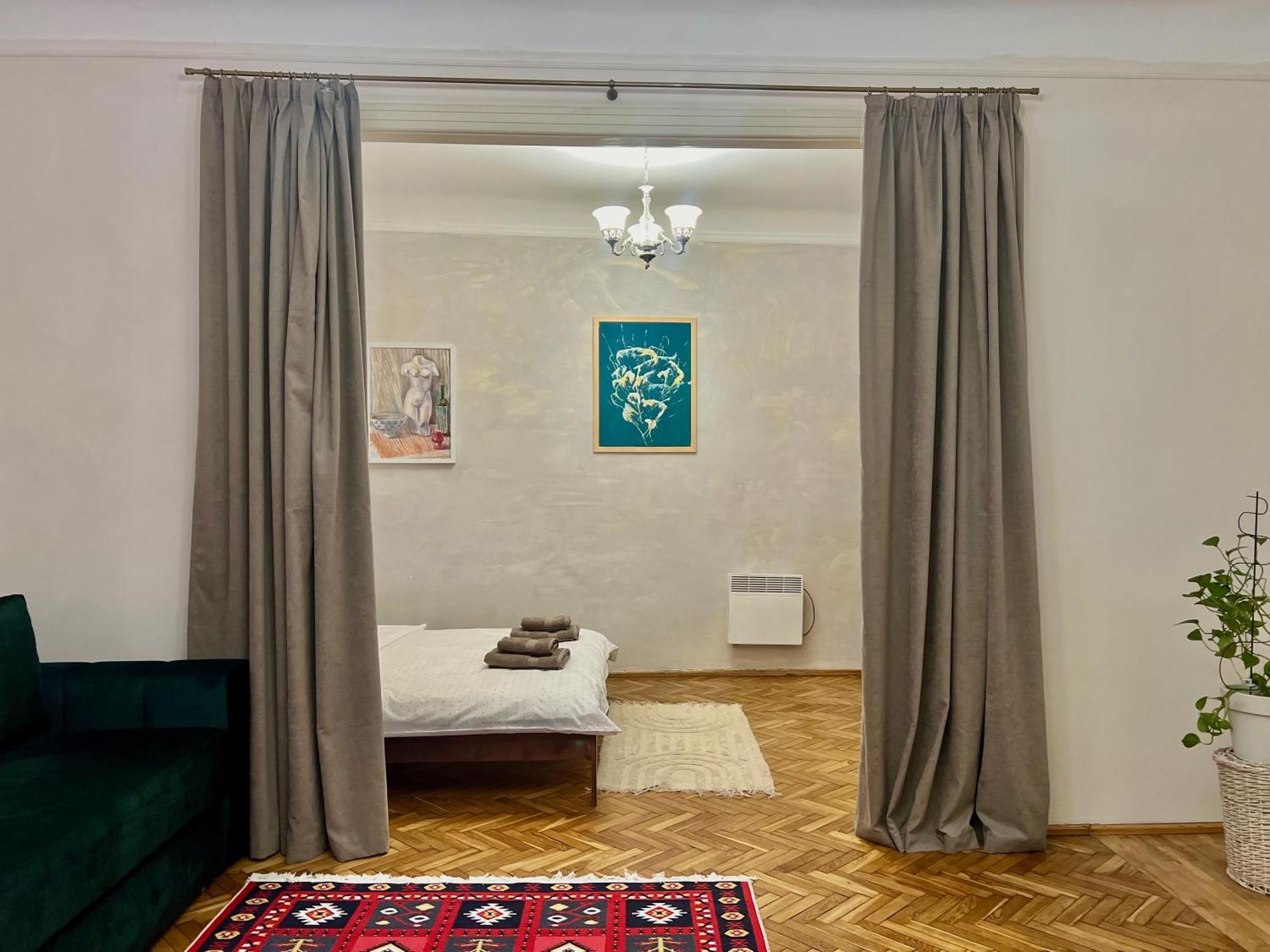 Art Apartment On Kylisha Str Lviv Exteriör bild